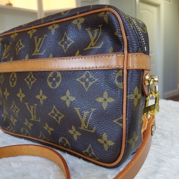 COPY - 💕CUTE Authentic LV Crossbody/Clutch/Shoulder Bag - Picture 8 of 16
